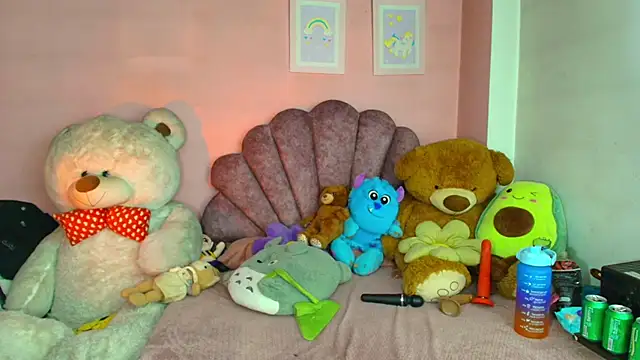 Pocahontascute 33 online show from 02/15/26, 07:51