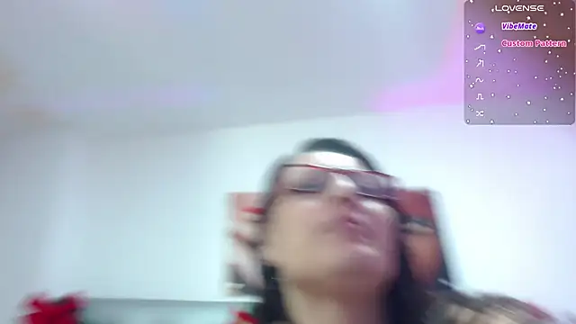 horny-juliette online show from 12/25/24, 09:22