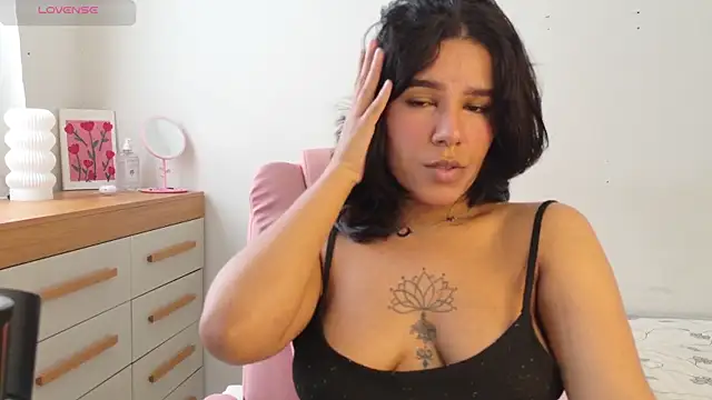 ninapego online show from 11/26/25, 11:00