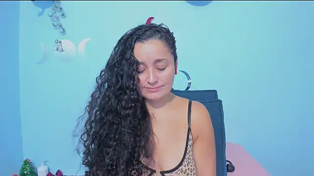  luna  sweet  online show from 12/04/25, 01:26