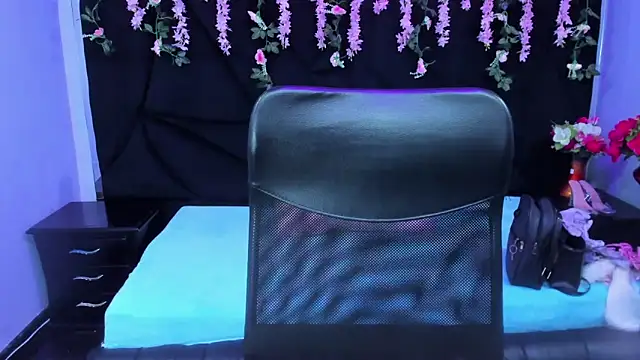 Cocoo Nuth online show from 11/28/25, 03:20