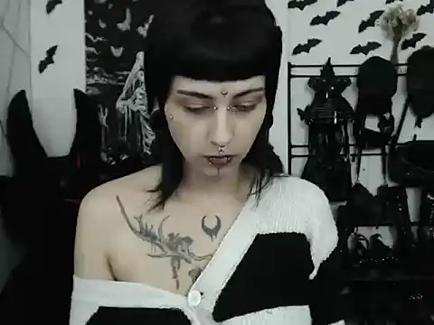 Snapshot of n0sferatus__ chatting on 04/30/26, 03:13 n0sferatus online show from 04/30/26, 03:13