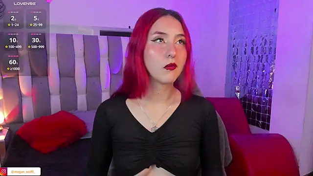 Megan wolf1  online show from 01/09/25, 04:41