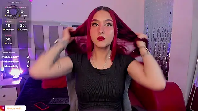Megan wolf1  online show from 01/10/25, 05:15