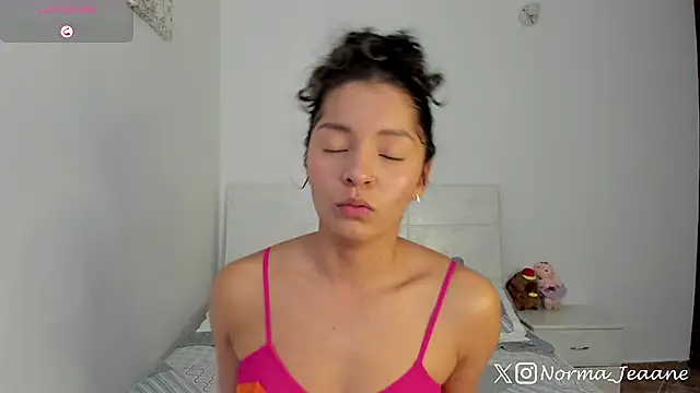 Norma-Jeaane online show from 11/15/25, 08:49