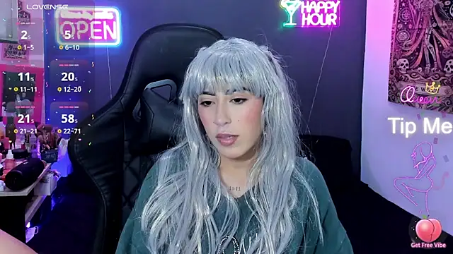 chaymae nah  online show from 04/12/26, 03:22