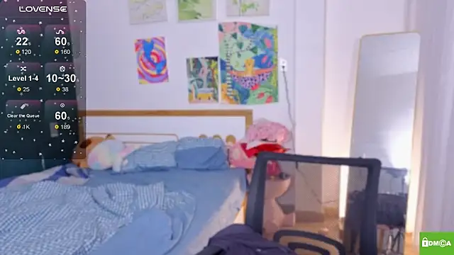 HanahCute online show from 10/28/25, 12:14