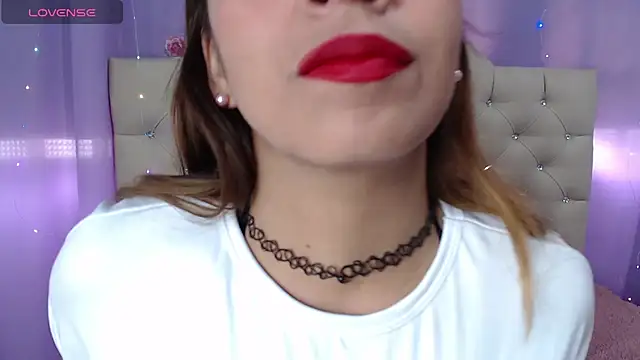 ameliefederline11 online show from 03/18/25, 05:42