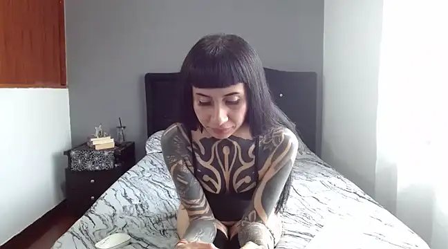 Emilia 1995 online show from 03/13/25, 07:50