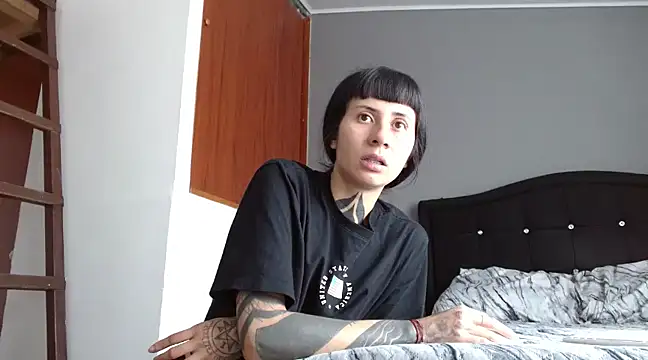 Emilia 1995 online show from 03/17/25, 08:19