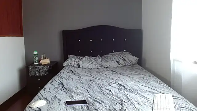 Emilia 1995 online show from 10/27/25, 02:10