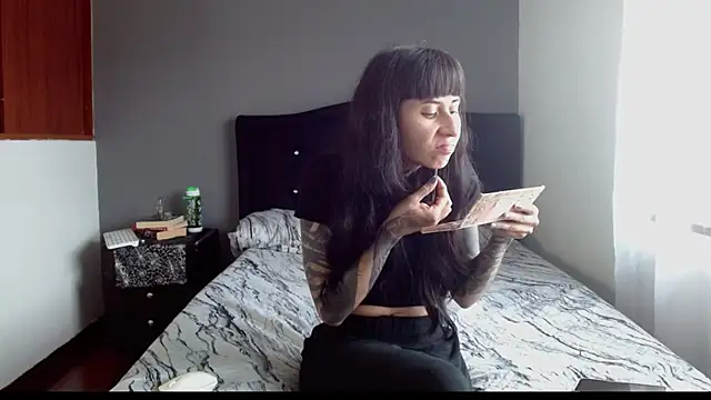 Emilia 1995 online show from 12/03/25, 07:12