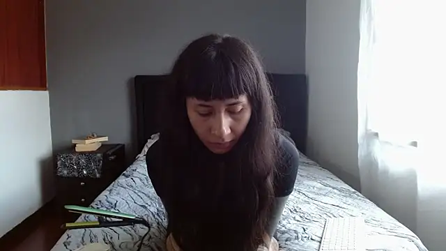 Emilia 1995 online show from 06/17/26, 04:08