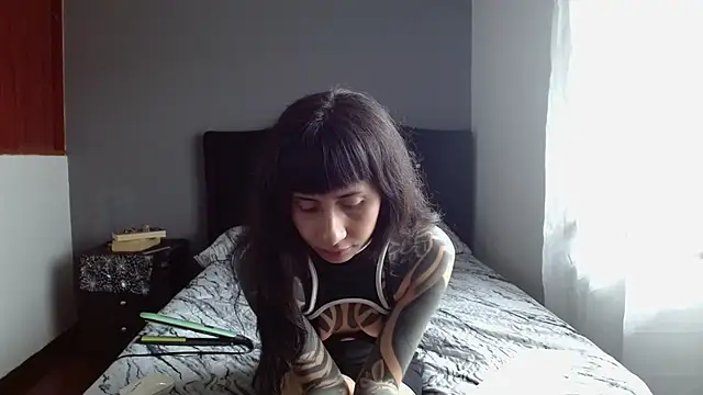 Emilia 1995 online show from 06/24/26, 06:18