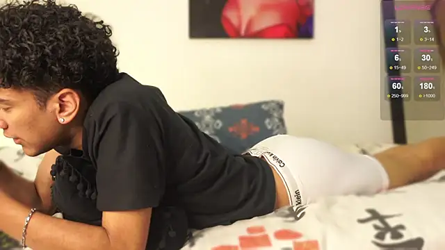 Snapshot of harrytwink18 chatting on 12/09/24, 04:15 harrytwink18 online show from 12/09/24, 04:15