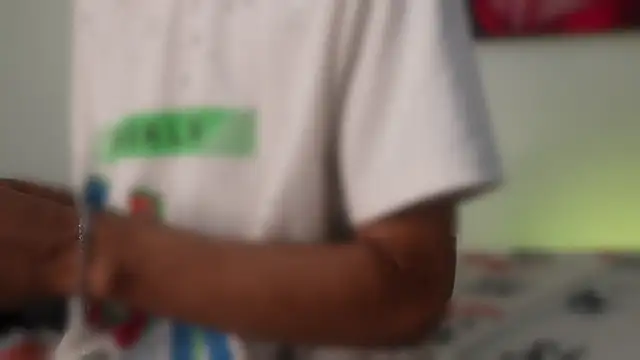 Snapshot of harrytwink18 chatting on 12/18/24, 01:23 harrytwink18 online show from 12/18/24, 01:23