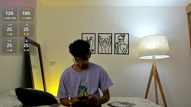 Snapshot of harrytwink18 chatting on 01/10/26, 05:58 harrytwink18 online show from 01/10/26, 05:58