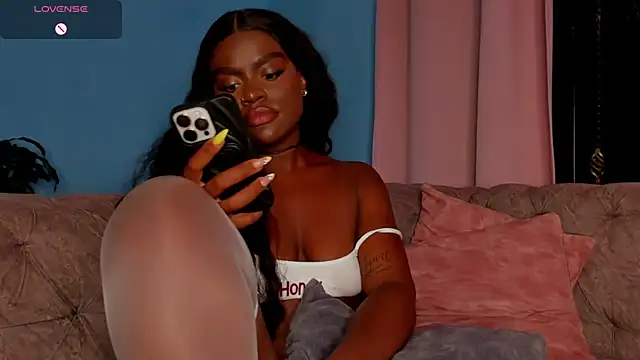 IsabellaBromsS online show from 05/15/26, 11:01