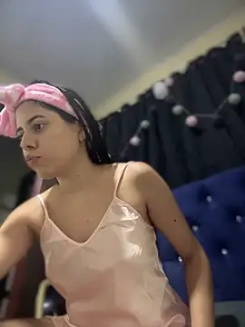 little isabela1 online show from 12/02/24, 10:56