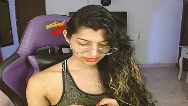 engielphoenis14 online show from 01/11/26, 01:43