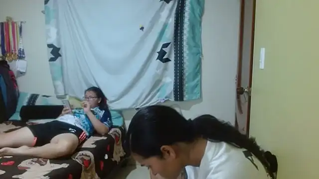 Snapshot of clayre_and_jill chatting on 02/12/26, 04:18 clayre and jill online show from 02/12/26, 04:18