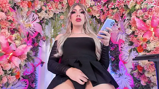 Laurenn evans online show from 03/17/26, 08:34