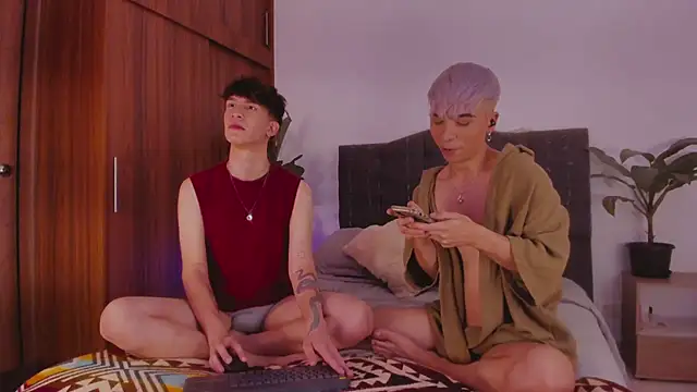 2gays 1Str8 online show from 12/01/24, 08:09