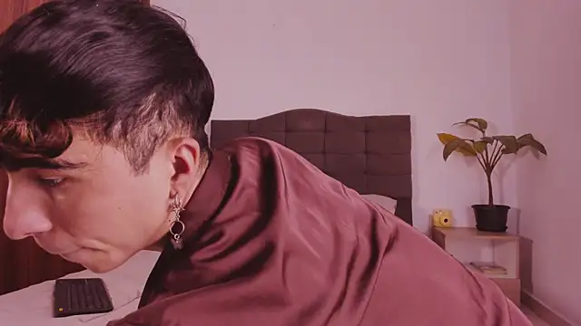 2gays 1Str8 online show from 04/21/26, 07:17