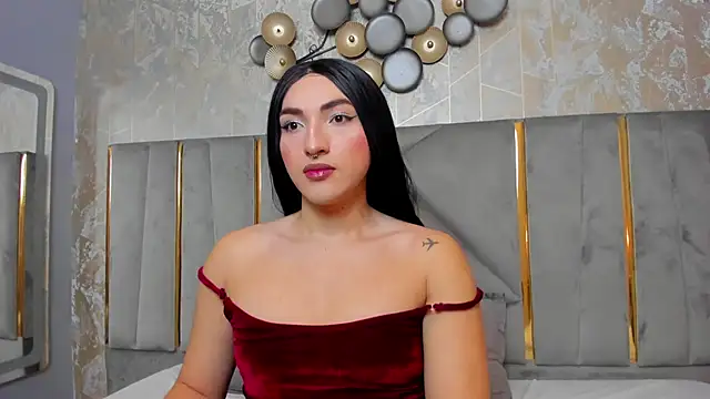 Snapshot of TomLondon_ chatting on 02/05/25, 11:55 TomLondon online show from 02/05/25, 11:55
