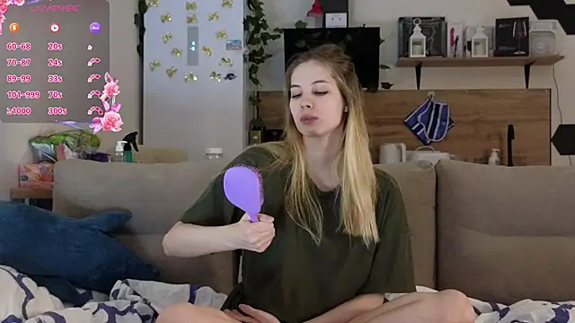 Girl alone home online show from 03/12/25, 03:18