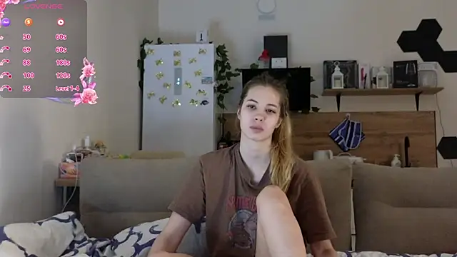 Girl alone home online show from 03/15/25, 01:41