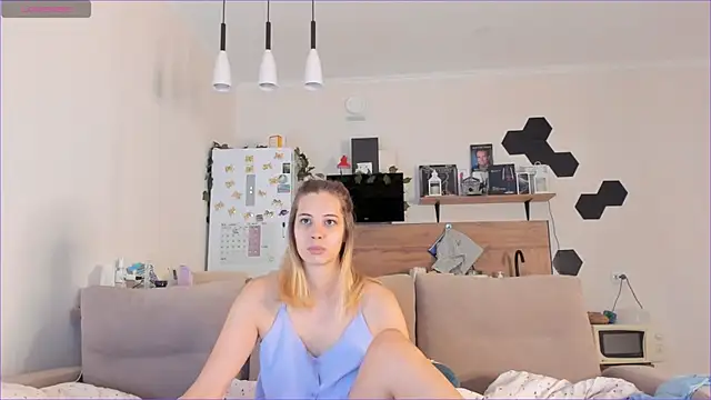 Girl alone home online show from 09/08/25, 02:16