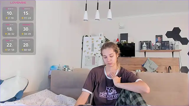 Girl alone home online show from 09/12/25, 03:39