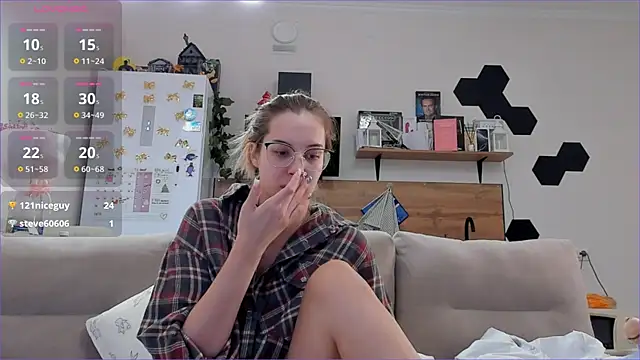 Girl alone home online show from 12/20/25, 03:19