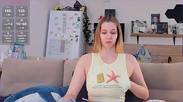 Girl alone home online show from 04/25/26, 01:41