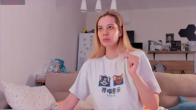 Girl alone home online show from 05/15/26, 03:46