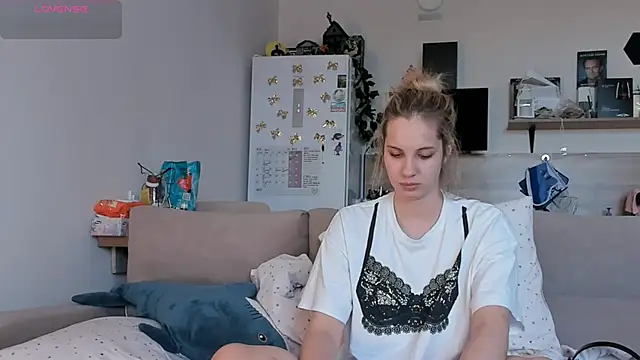 Girl alone home online show from 05/25/26, 02:23