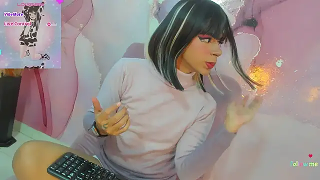 Snapshot of Tiff_Valentine chatting on 01/18/25, 08:09 Tiff Valentine online show from 01/18/25, 08:09