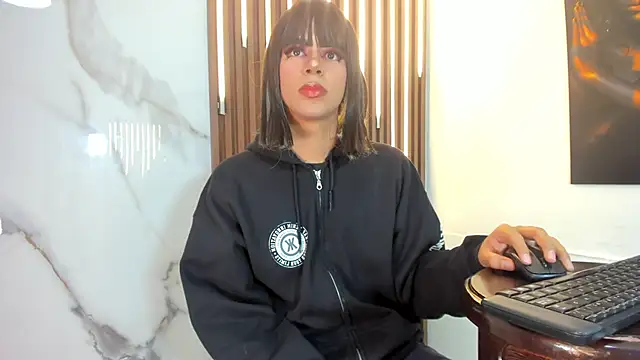 Snapshot of Tiff_Valentine chatting on 02/23/25, 05:12 Tiff Valentine online show from 02/23/25, 05:12