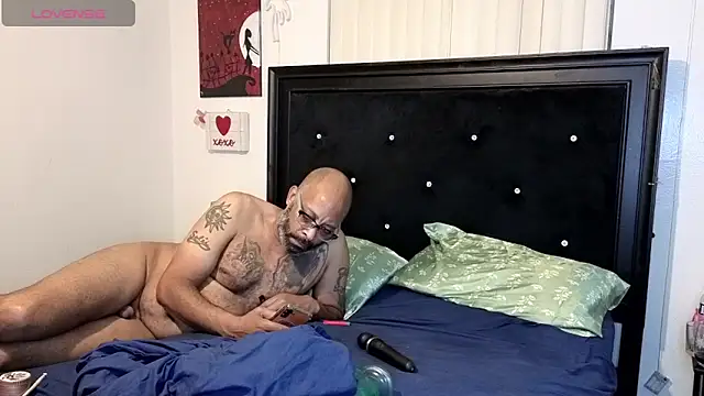 MrAndMrsCrook online show from 06/05/26, 12:39