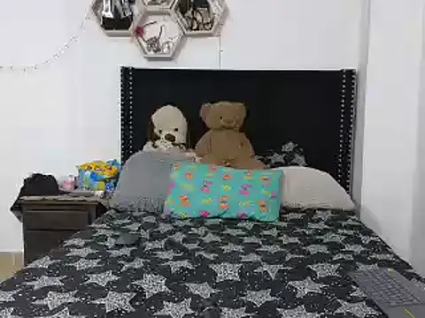 charlotte 077 online show from 02/12/25, 07:02