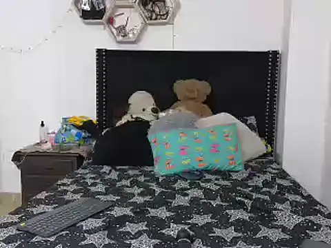 charlotte 077 online show from 02/13/25, 03:50