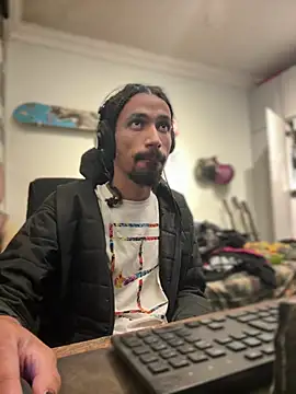 Snapshot of hotcamboy420 chatting on 01/15/25, 05:08 hotcamboy420 online show from 01/15/25, 05:08