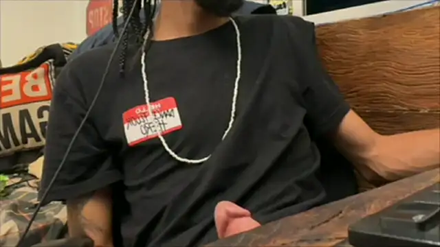 Snapshot of hotcamboy420 chatting on 01/18/25, 04:15 hotcamboy420 online show from 01/18/25, 04:15