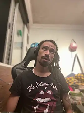 Snapshot of hotcamboy420 chatting on 01/29/25, 04:15 hotcamboy420 online show from 01/29/25, 04:15