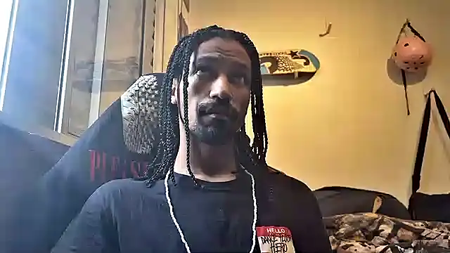 Snapshot of hotcamboy420 chatting on 02/12/25, 05:37 hotcamboy420 online show from 02/12/25, 05:37