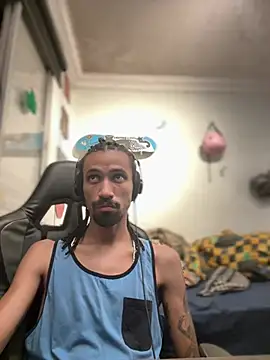 Snapshot of hotcamboy420 chatting on 02/17/25, 03:25 hotcamboy420 online show from 02/17/25, 03:25