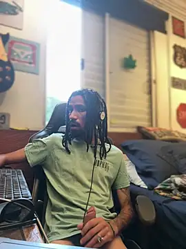 Snapshot of hotcamboy420 chatting on 02/18/25, 08:58 hotcamboy420 online show from 02/18/25, 08:58