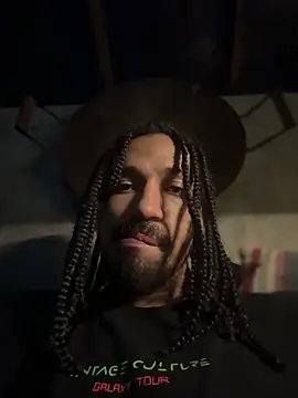 Snapshot of hotcamboy420 chatting on 02/21/25, 05:24 hotcamboy420 online show from 02/21/25, 05:24