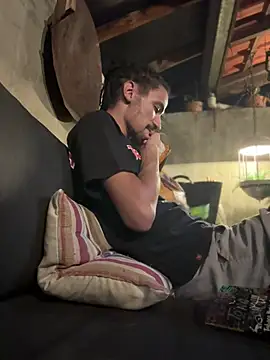 Snapshot of hotcamboy420 chatting on 02/26/25, 05:31 hotcamboy420 online show from 02/26/25, 05:31